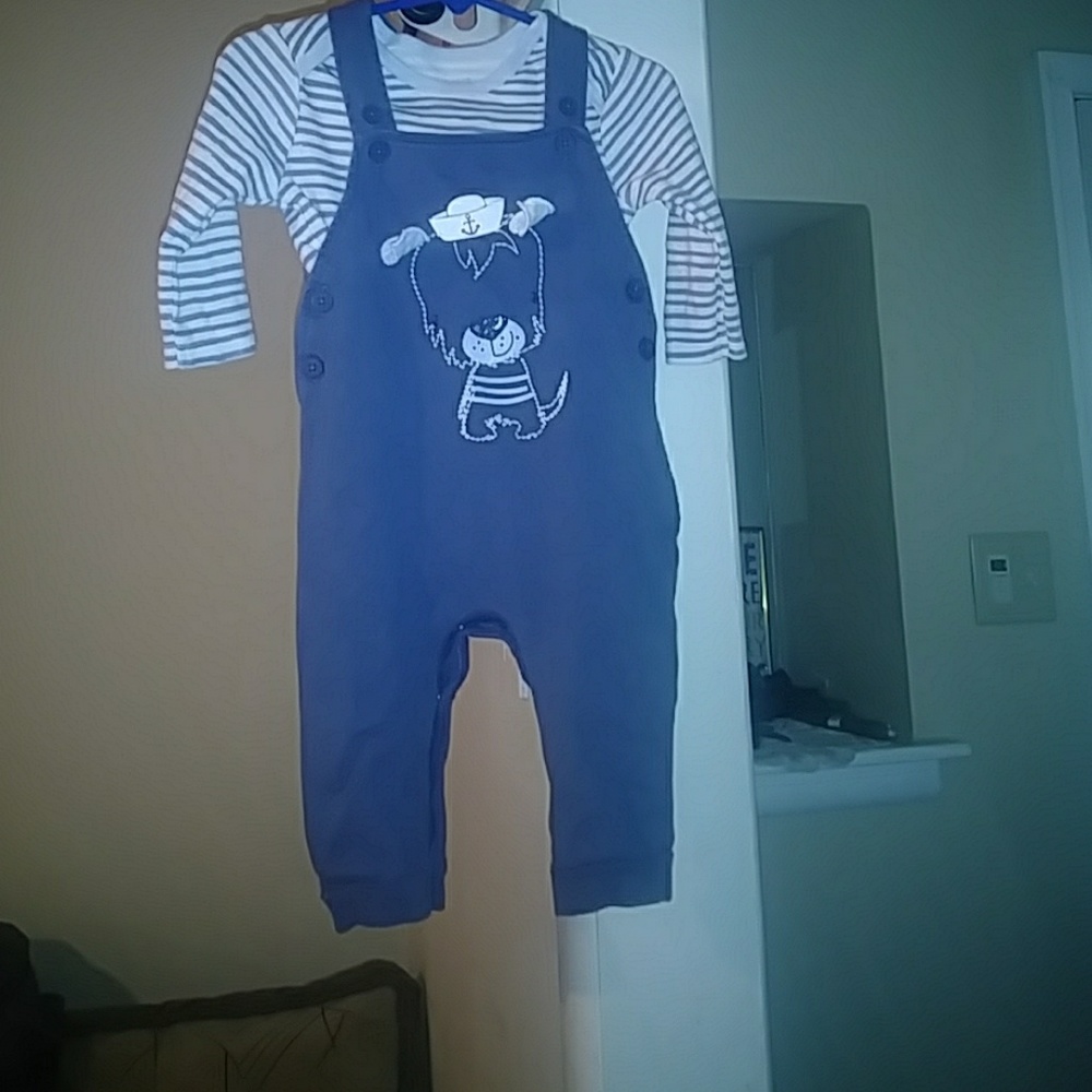 #659 Primark baby 2pc outfit. Size:6-9 months